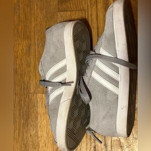 Size 5 women’s adidas sneakers